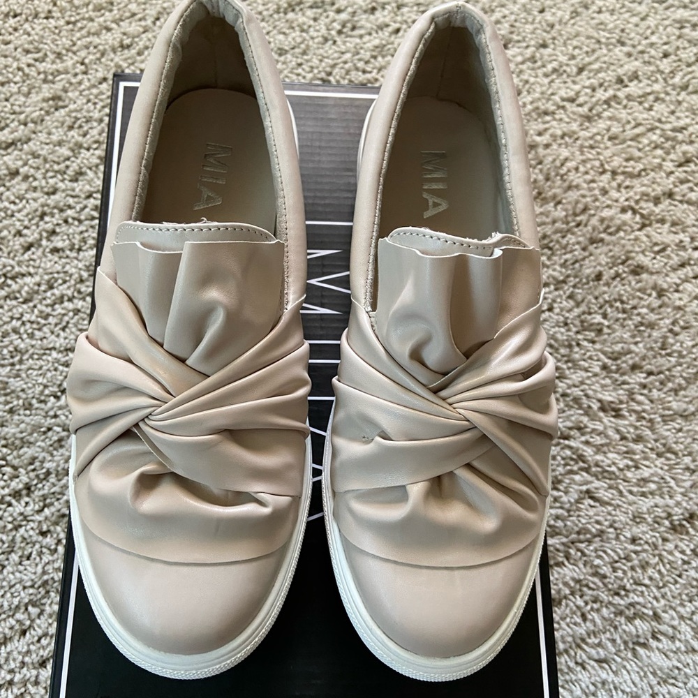 Mia Zoe Soft Blush Slip on